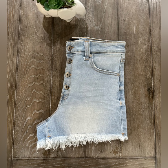 Kendall & Kylie Hipster Short - Picture 3 of 11